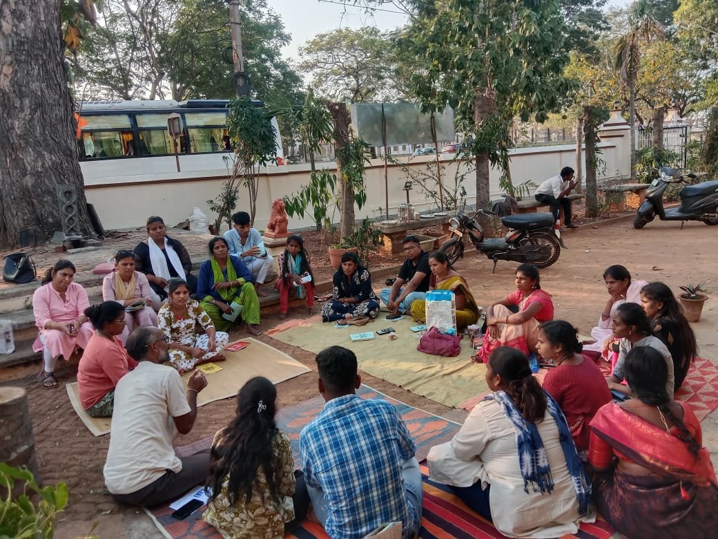 The team discussing about the possibilites of collaboration in front of the grand old wise Neem tree at Prakriti